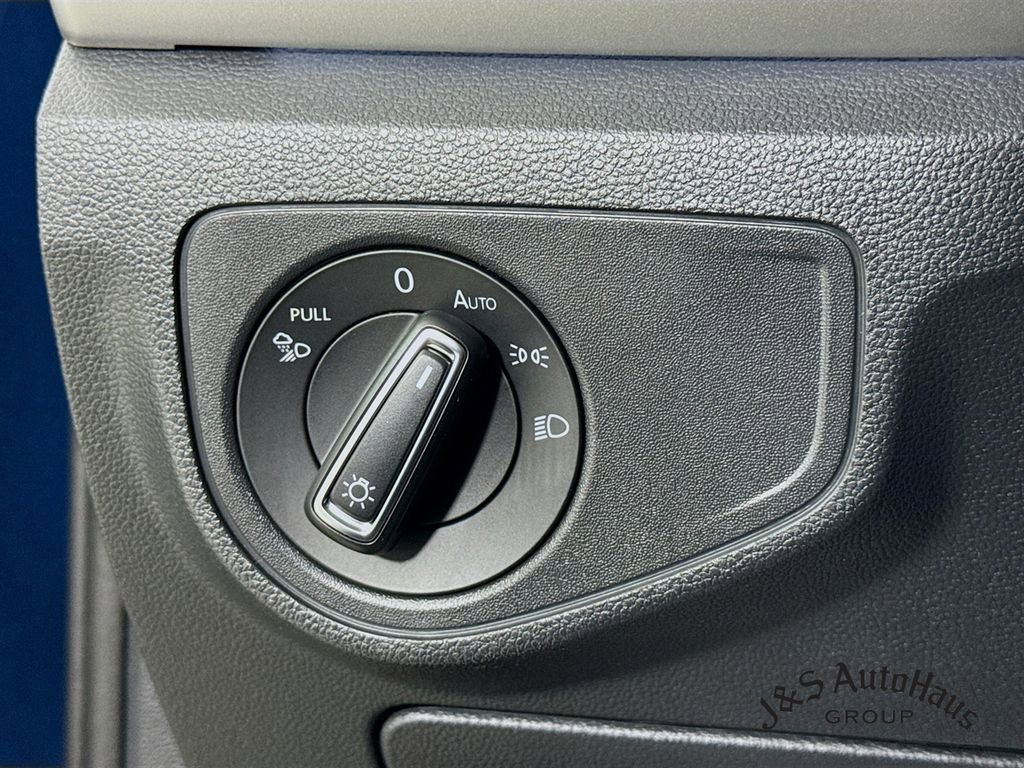 Used 2021 Volkswagen Atlas SEL Premium image 10