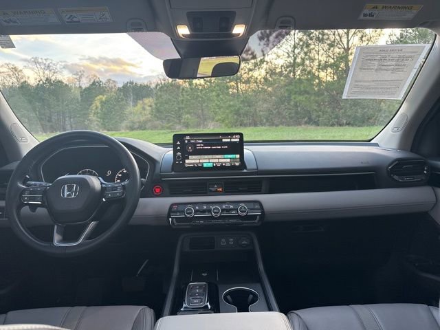 Used 2025 Honda Pilot Touring image 15
