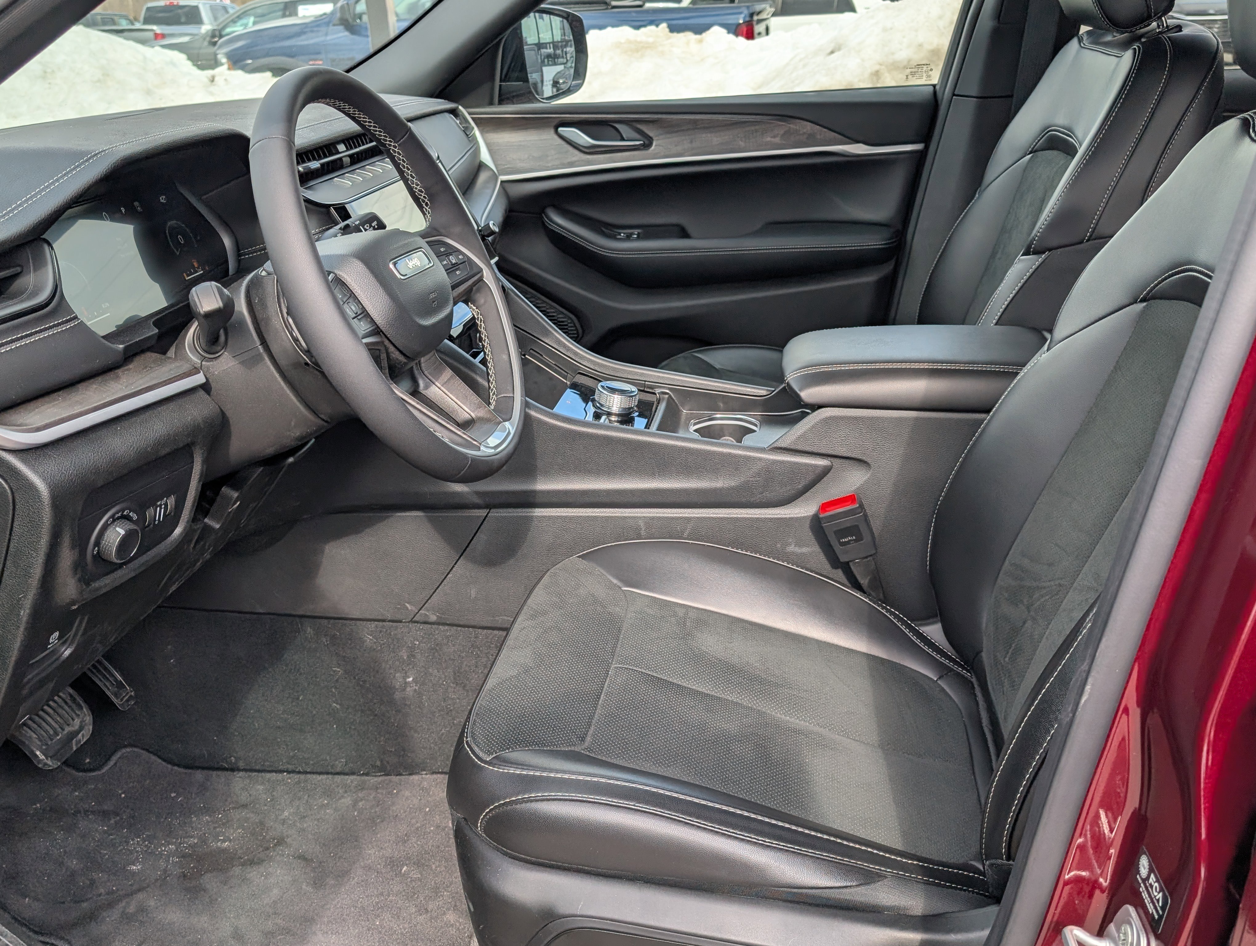 New 2026 Jeep Grand Cherokee Altitude image 11