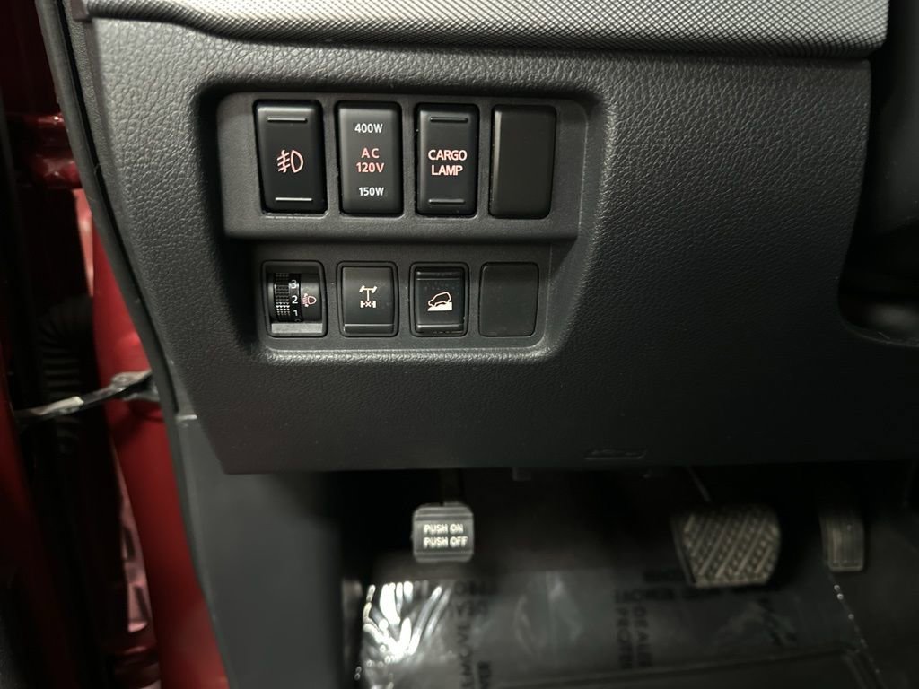 Used 2017 Nissan Titan PRO-4X w/ Pro-4x Convenience Package AWD/4WD image 31