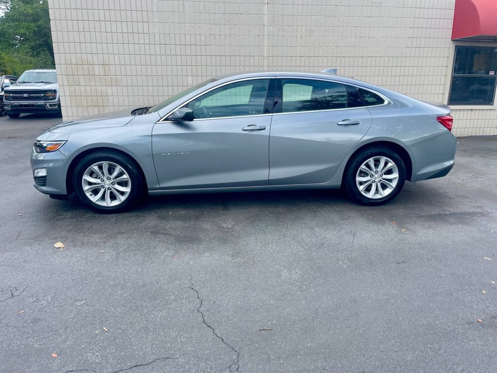 Used 2025 Chevrolet Malibu LT FWD image 2