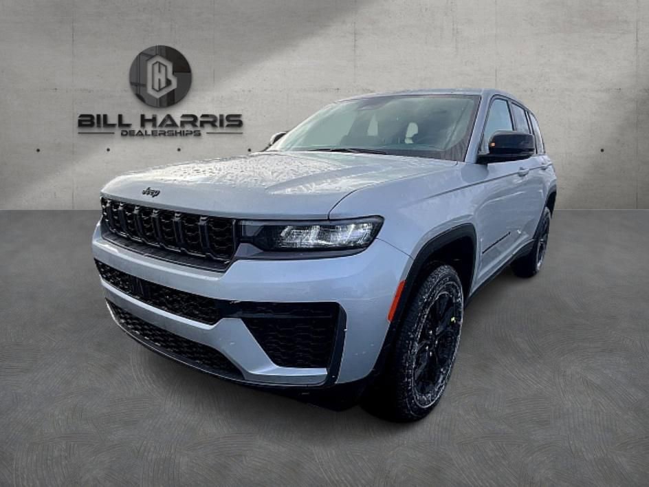 New 2026 Jeep Grand Cherokee Laredo