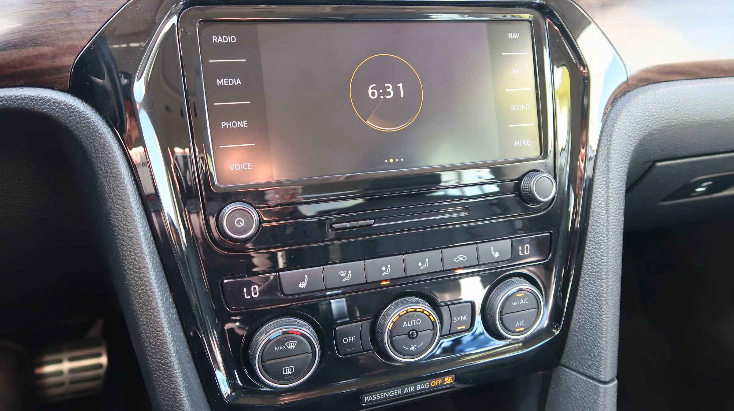 Used 2020 Volkswagen Passat 2.0T SEL image 31