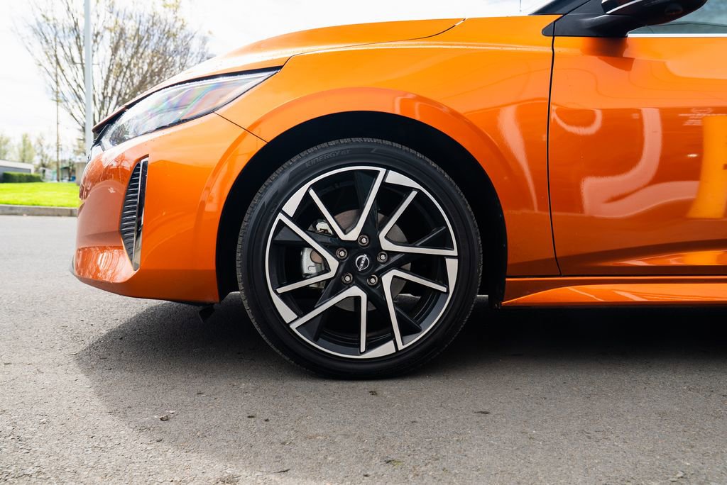 Certified 2025 Nissan Sentra SR w/ SR Premium Package image 7