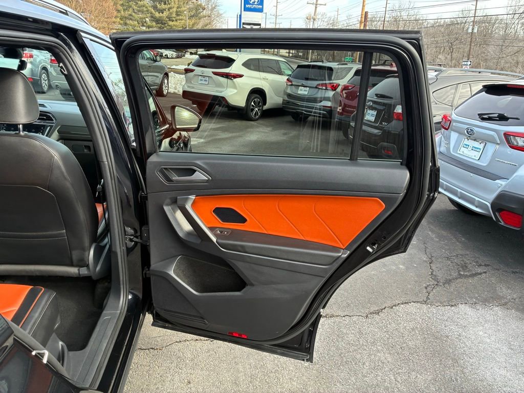 Used 2021 Volkswagen Tiguan SEL Premium R-Line image 44