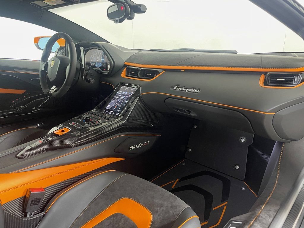 Used 2020 Lamborghini Sian Coupe AWD/4WD image 17