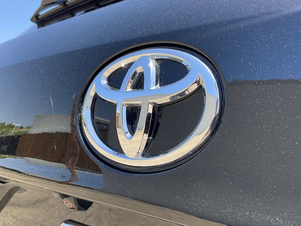 Used 2021 Toyota Highlander Limited FWD image 19