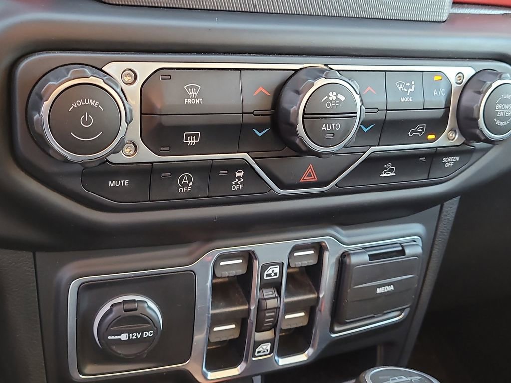 Used 2020 Jeep Gladiator Rubicon w/ Trailer Tow Package image 22