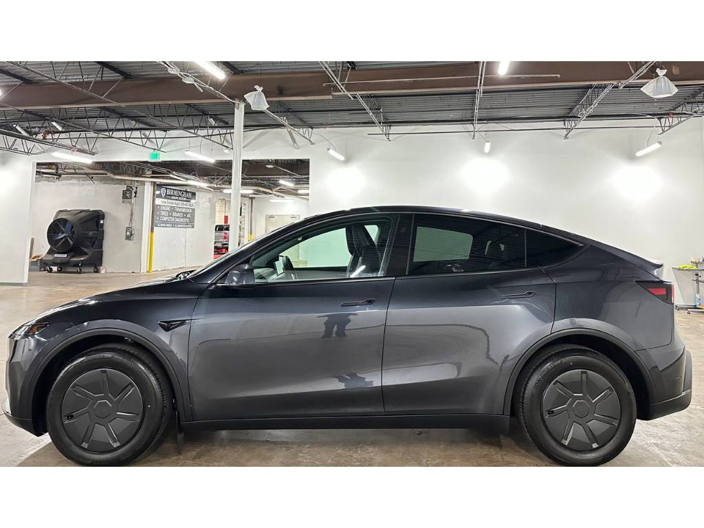 Used 2026 Tesla Model Y AWD image 8