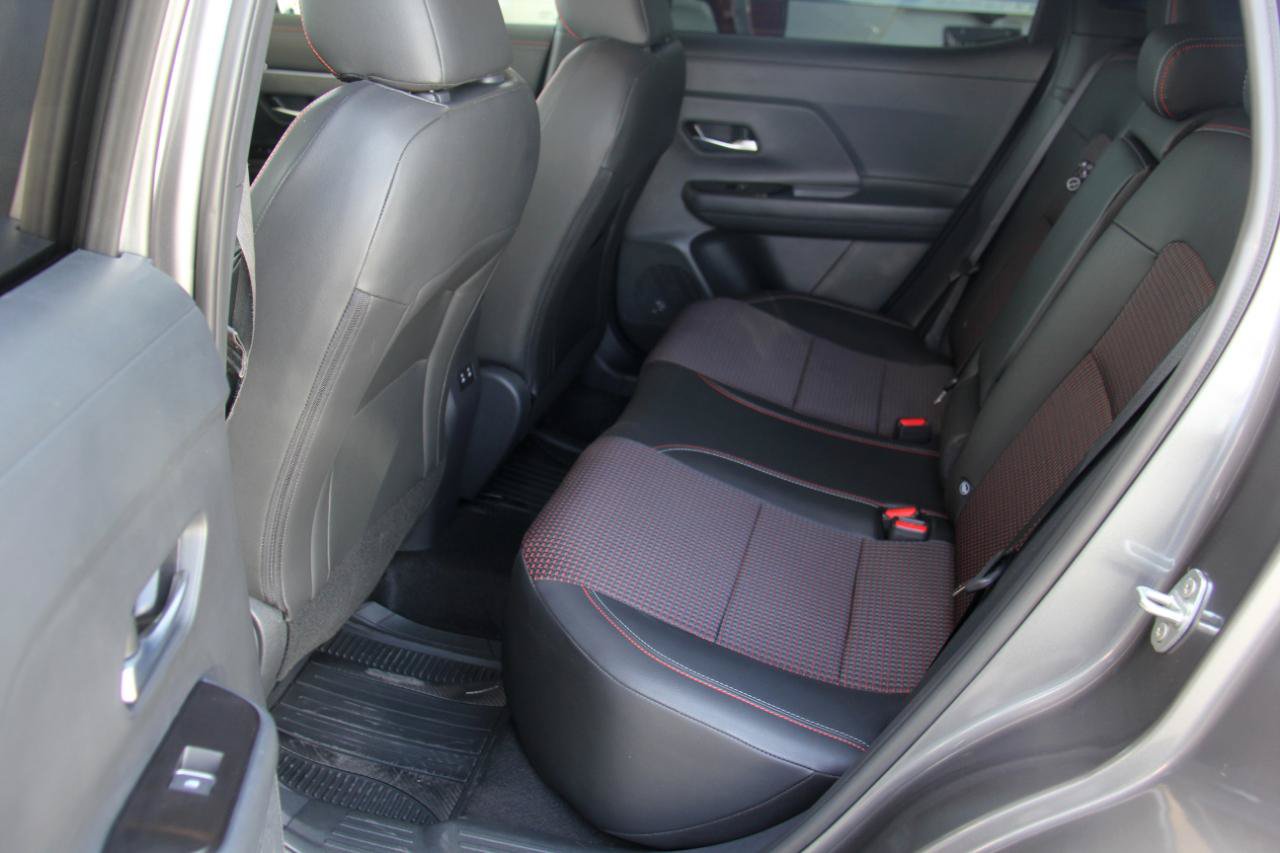 Used 2026 Nissan Kicks SR FWD image 25