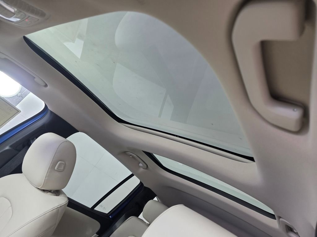 New 2026 Mercedes-Benz GLB 250 image 9