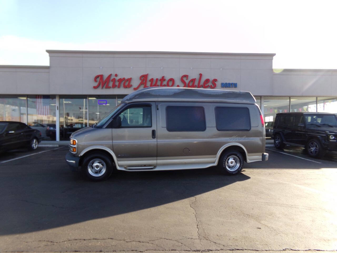 Used 1999 Chevrolet Express 1500 w/ Convenience Pkg RWD image 1