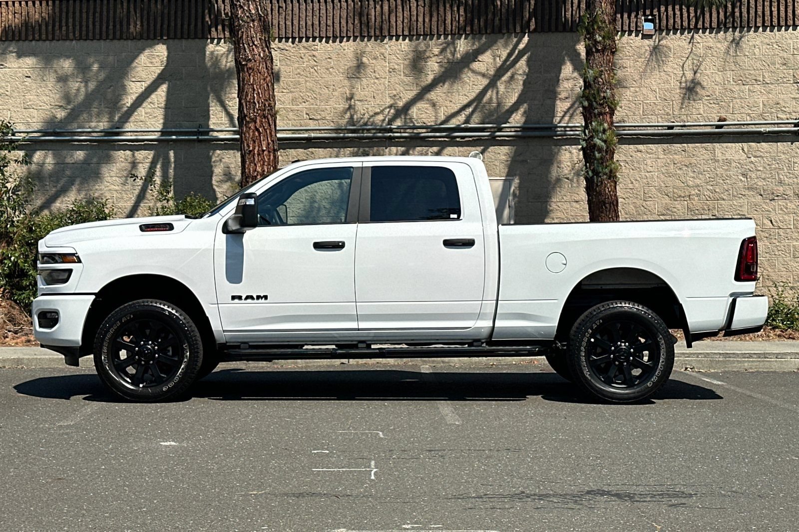 Used 2025 RAM 2500 Big Horn AWD/4WD image 6