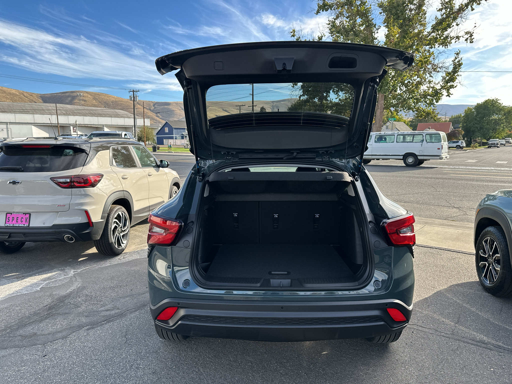 New 2026 Chevrolet Trax LT w/ Driver Confidence Package FWD image 10