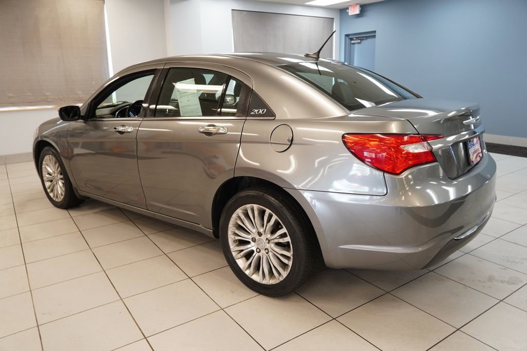 Used 2012 Chrysler 200 Limited FWD image 8