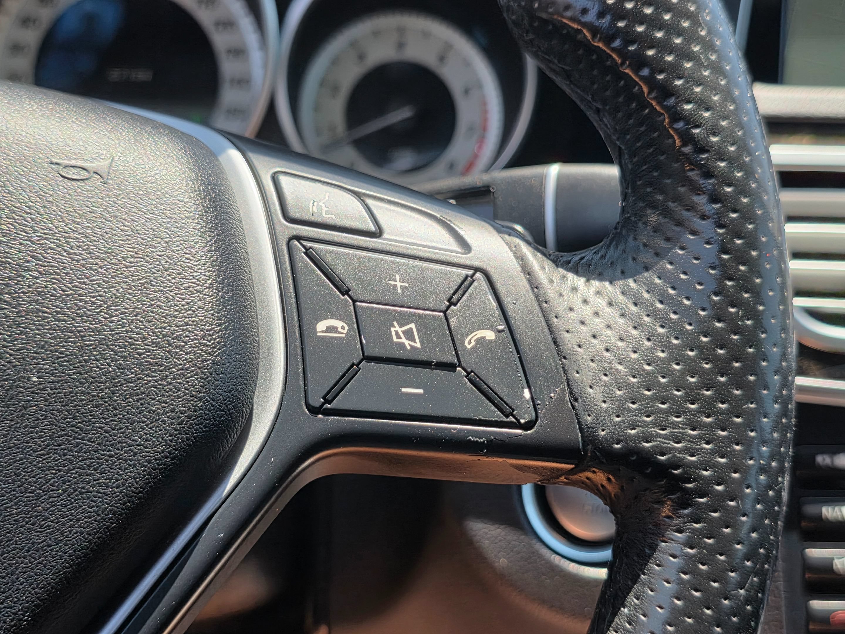 Used 2015 Mercedes-Benz E 350 Sedan w/ Premium 1 Package image 26