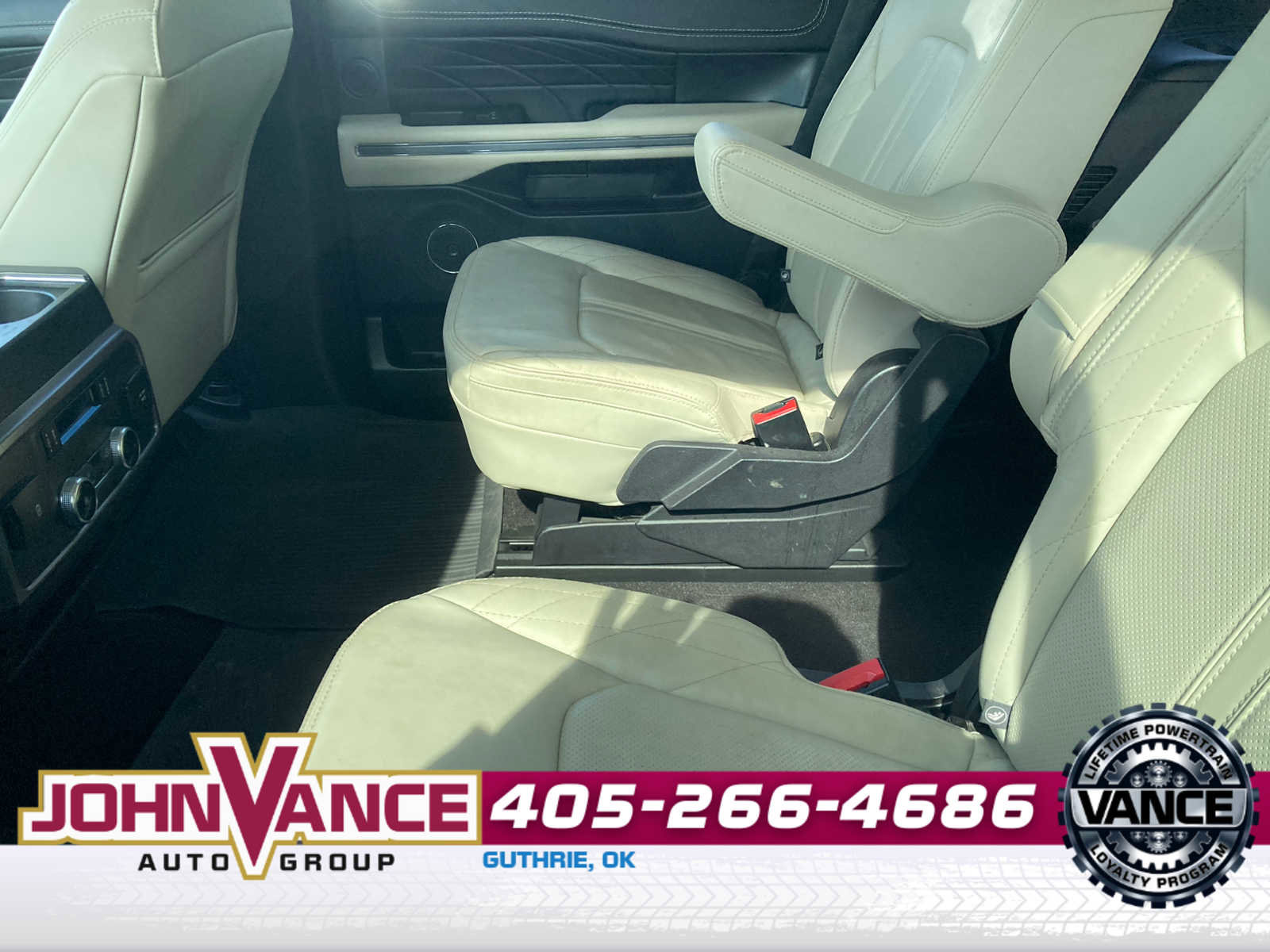 Used 2021 Ford Expedition Platinum AWD/4WD image 4