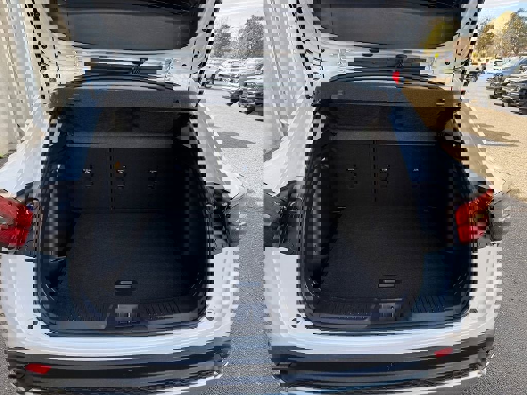 Used 2025 Chevrolet Trax LT w/ Driver Confidence Package image 16