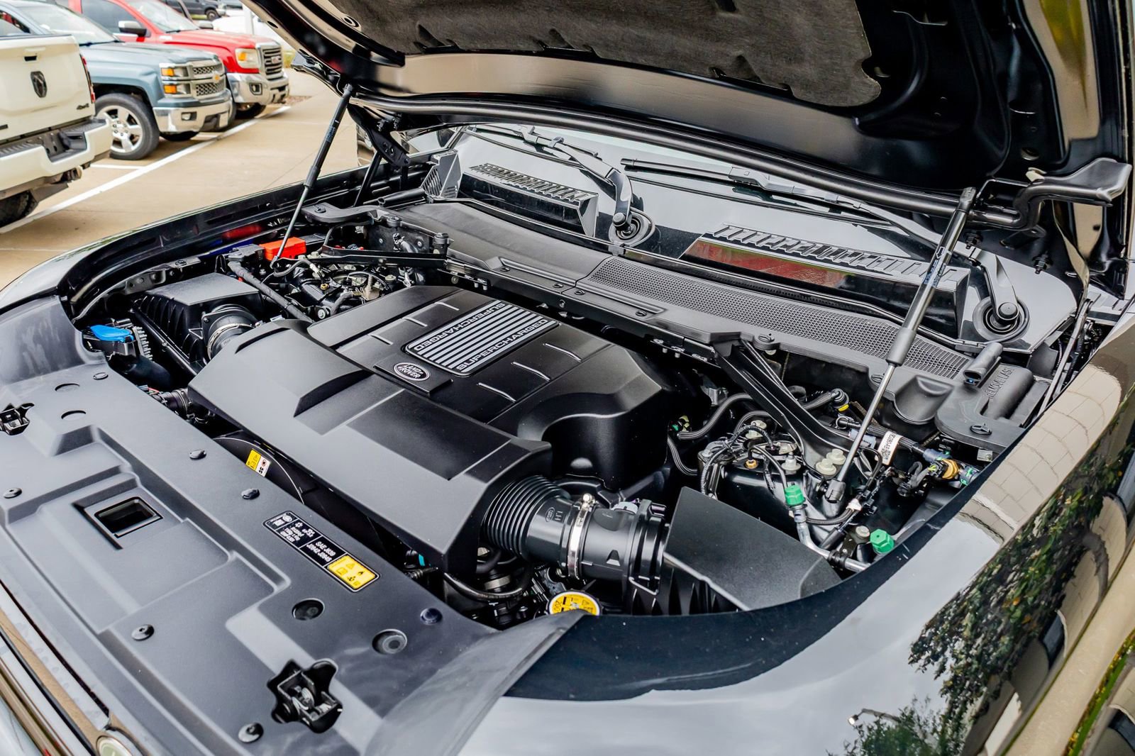 Used 2025 Land Rover Defender 130 V8 image 41