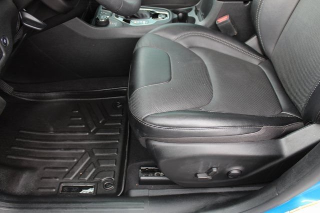 Used 2023 Jeep Cherokee Altitude Lux AWD/4WD image 37