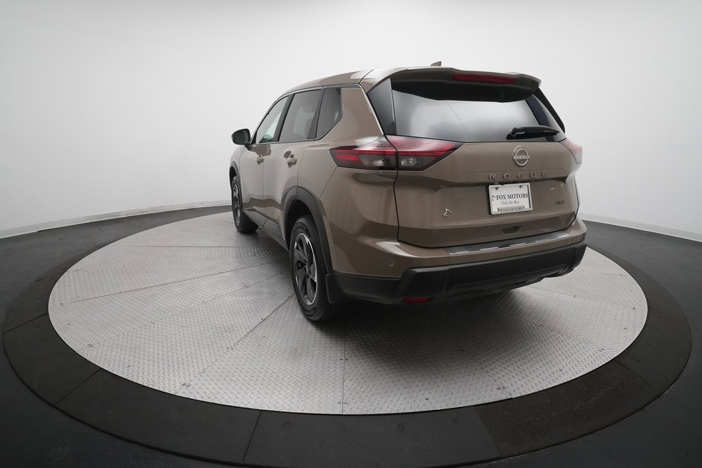 Certified 2025 Nissan Rogue SV image 34