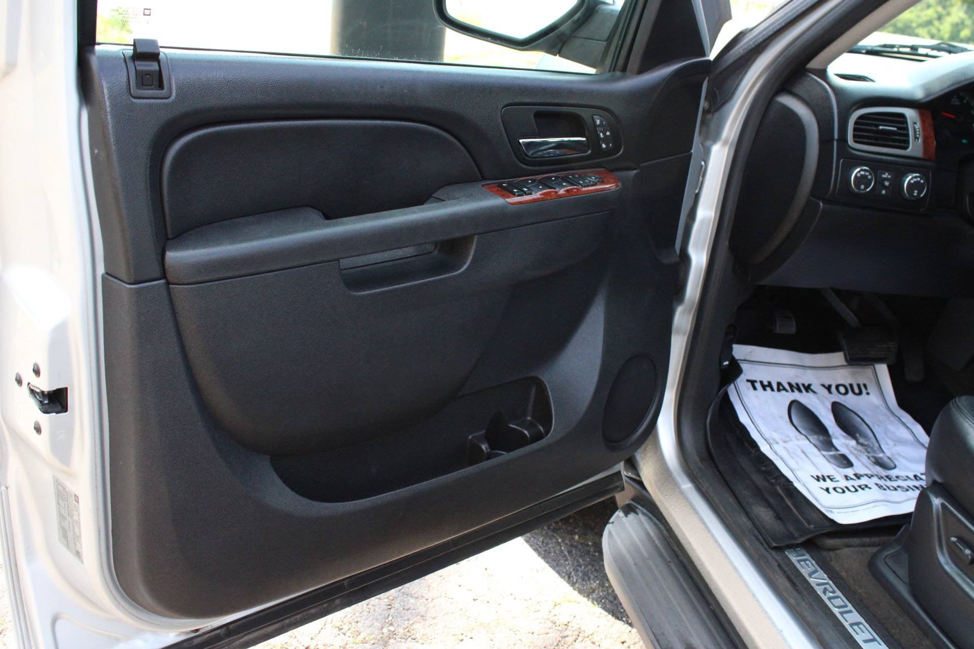 Used 2013 Chevrolet Avalanche LTZ AWD/4WD image 13