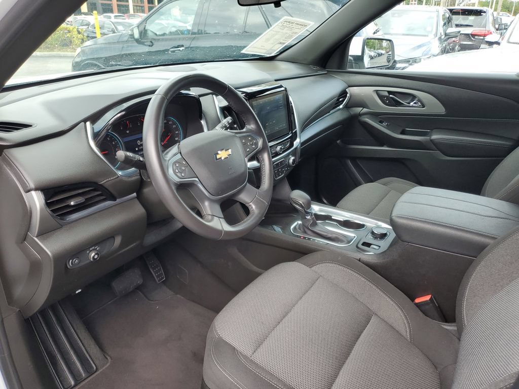 Used 2022 Chevrolet Traverse LT FWD image 17