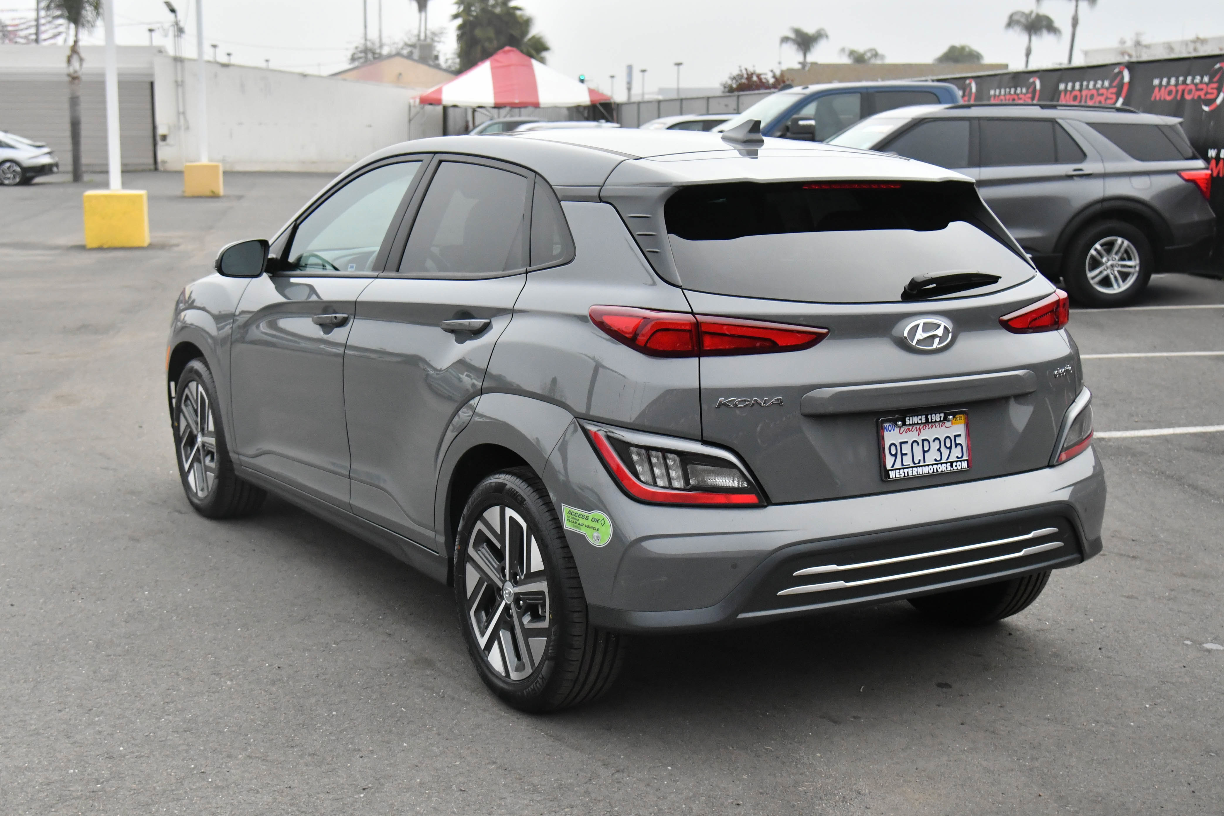 Used 2023 Hyundai Kona Limited image 6