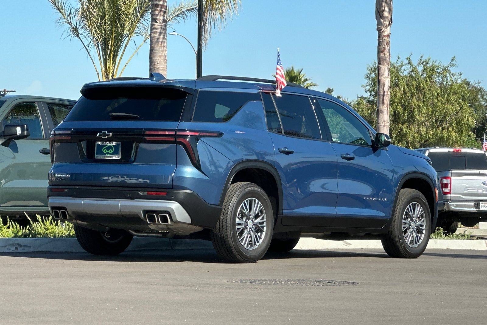 Certified 2025 Chevrolet Traverse LT w/ LPO, Floor Liner Package FWD image 4