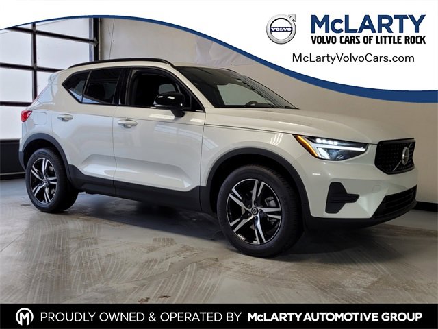 New 2026 Volvo XC40 B5 Core w/ Climate Package image 1