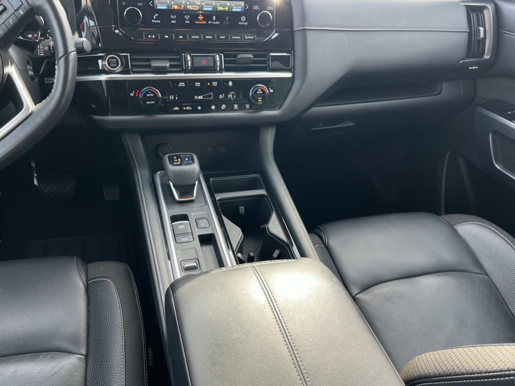 Used 2022 Nissan Pathfinder SL w/ SL Black Package image 17