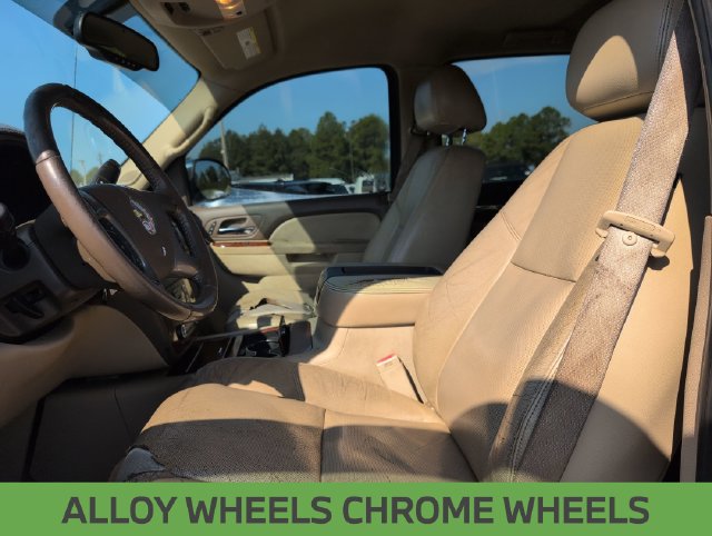 Used 2011 Chevrolet Avalanche LTZ RWD image 15