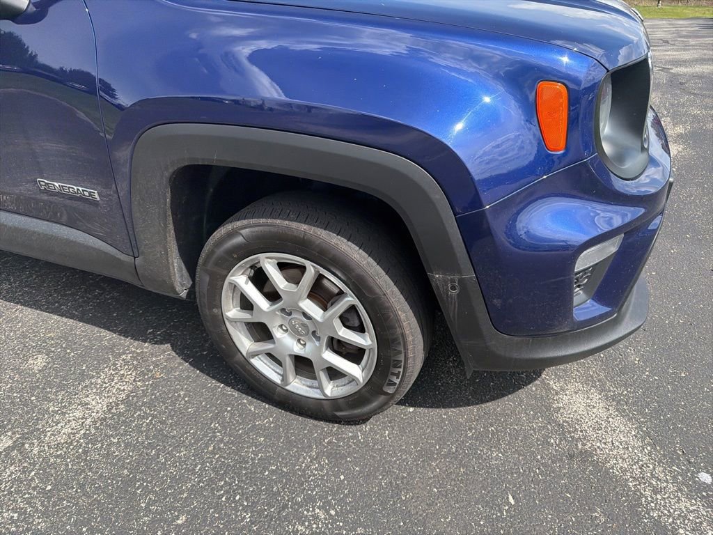 Used 2021 Jeep Renegade Latitude w/ Luxury Group I image 2