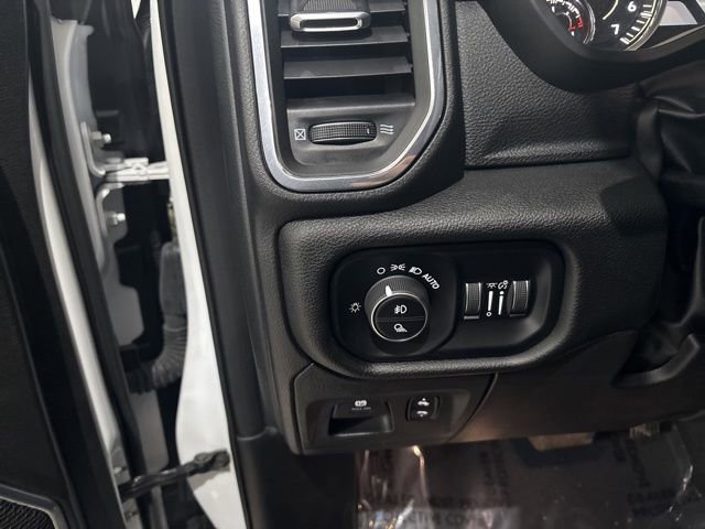 Used 2025 RAM 1500 Laramie AWD/4WD image 14