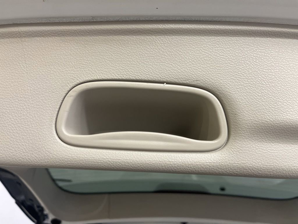 Used 2024 Chrysler Pacifica Touring-L image 14