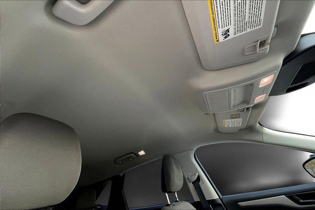 Used 2022 Ford Escape SE image 28