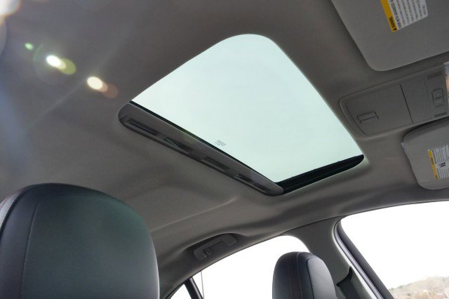 Used 2015 Chevrolet SS / 6.2L V8 / Sunroof / Heated & image 35