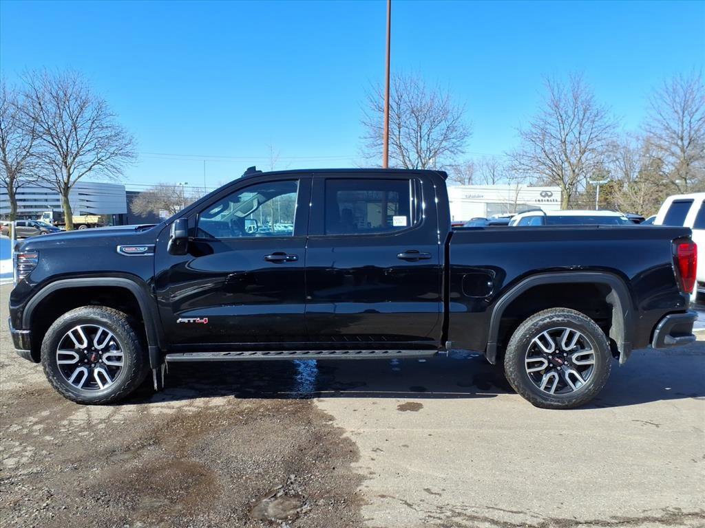Used 2022 GMC Sierra 1500 AT4 w/ AT4 Premium Package image 2