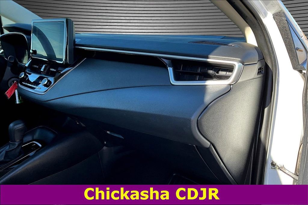 Used 2024 Toyota Corolla LE image 25