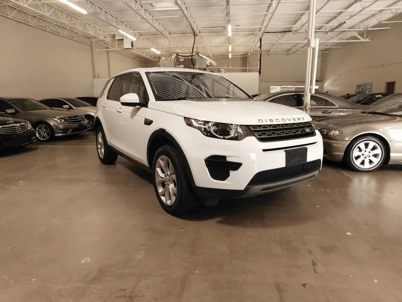 Used 2019 Land Rover Discovery Sport SE AWD/4WD image 3