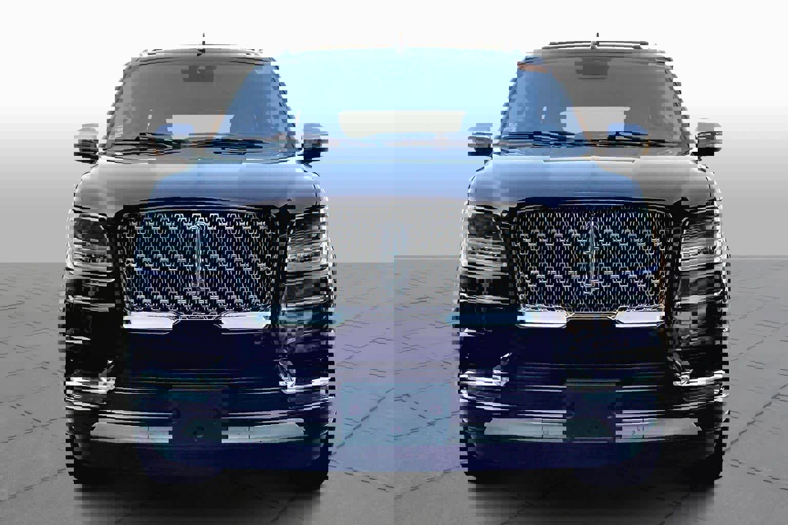 Used 2019 Lincoln Navigator L Black Label w/ Cargo Package image 3