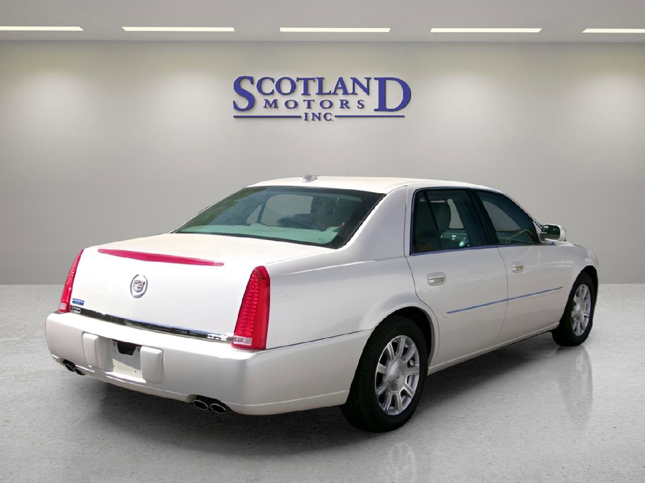 Used 2011 Cadillac DTS image 6