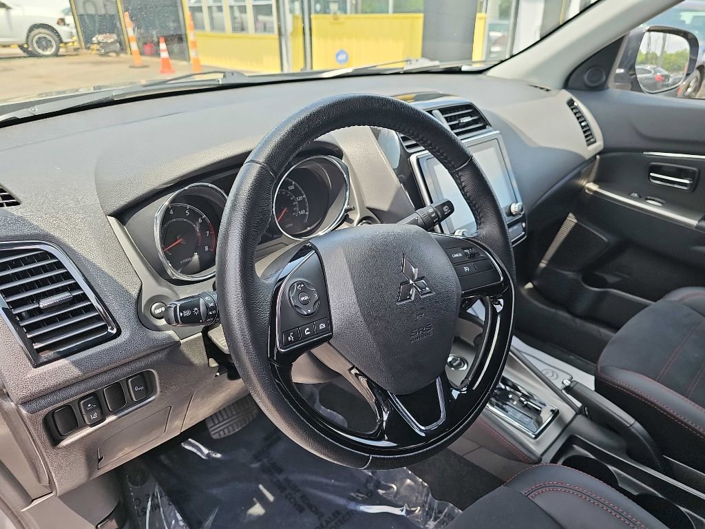 Used 2023 Mitsubishi Outlander Sport SE image 23