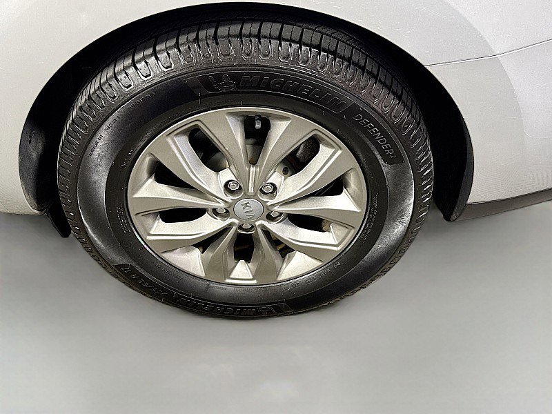 Used 2019 Kia Sedona L image 30