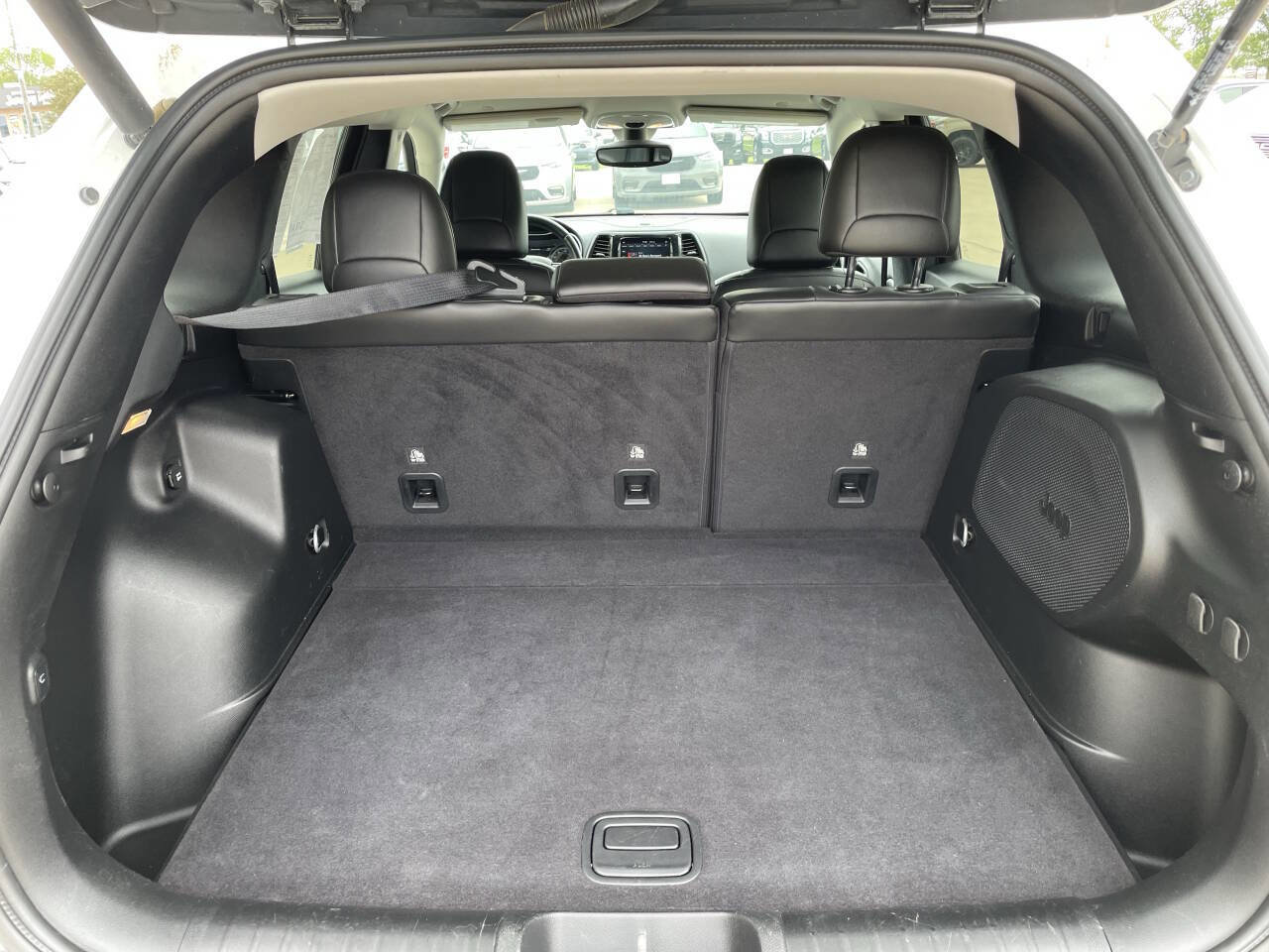 Used 2020 Jeep Cherokee Limited image 13