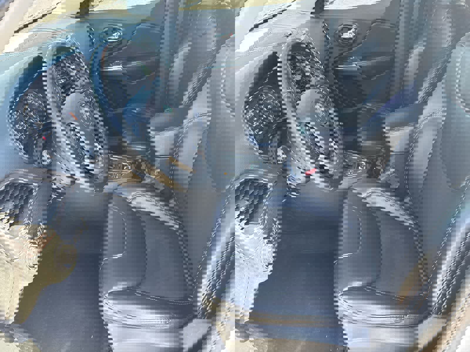 Used 2019 Jeep Cherokee Latitude Plus w/ Cold Weather Group image 17