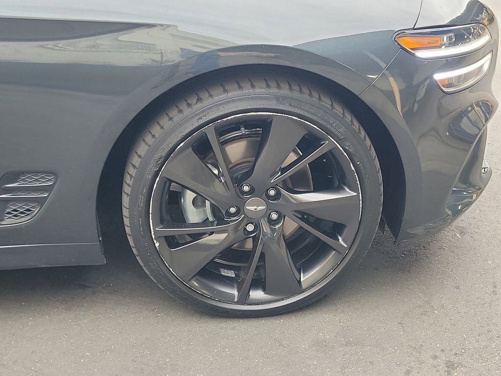 Used 2023 Genesis G70 2.0T w/ Sport Prestige Package image 5
