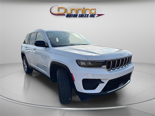 Used 2023 Jeep Grand Cherokee Laredo w/ Luxury Tech Group I image 4