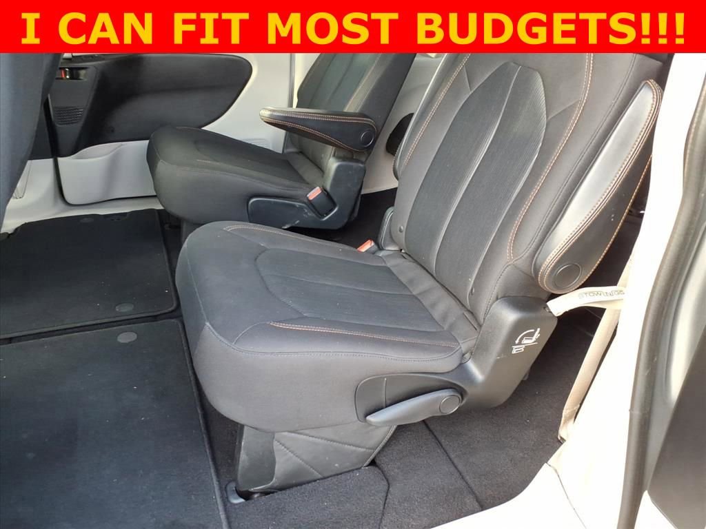 Used 2017 Chrysler Pacifica Touring image 12