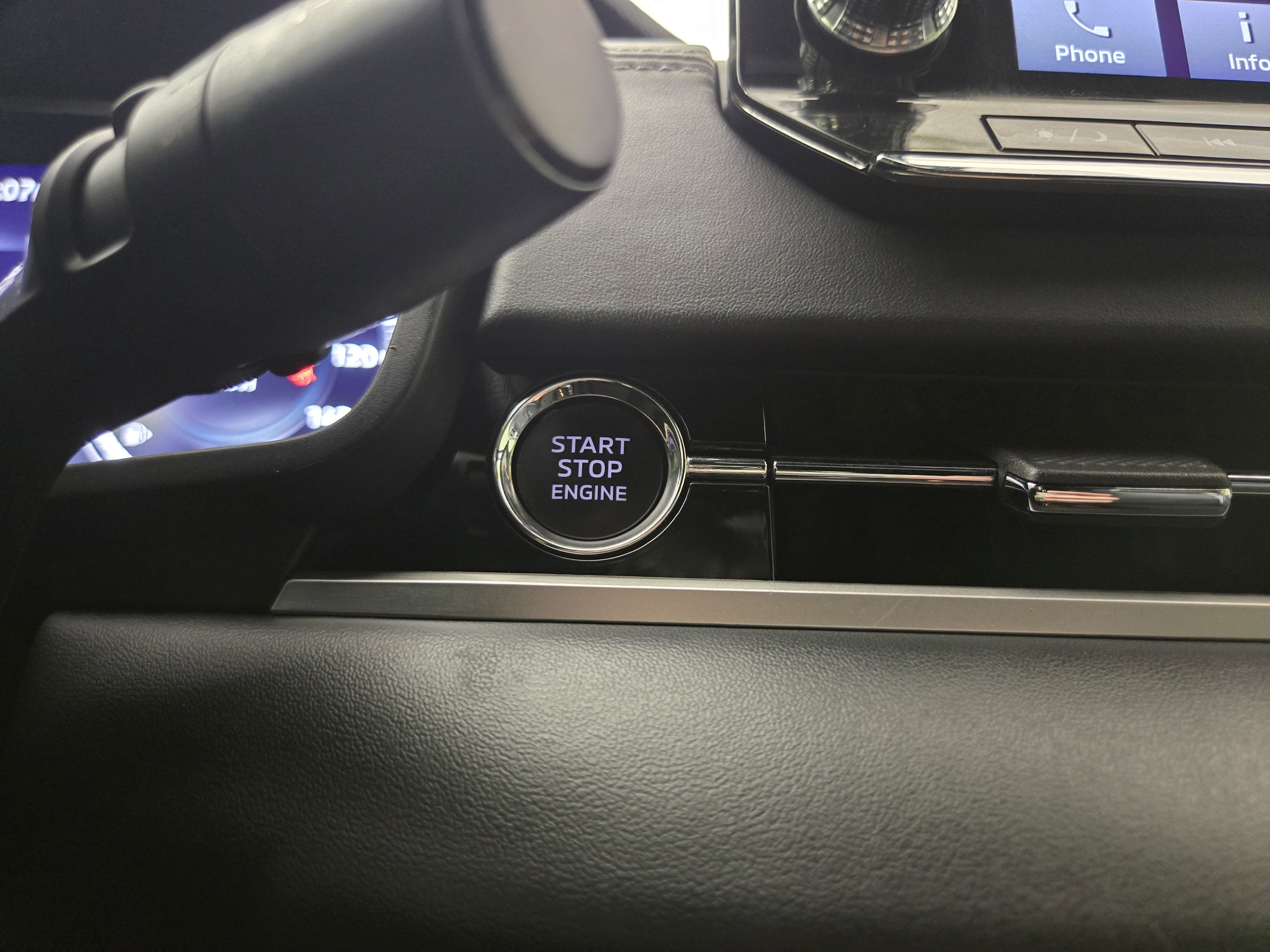 Used 2024 Mitsubishi Outlander SE Black Edition image 26